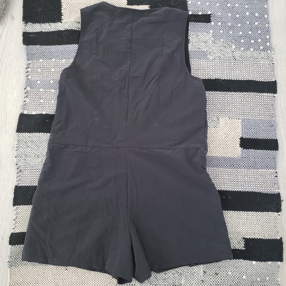 Nike women‘s icon clash romper size M - Picture 9 of 15